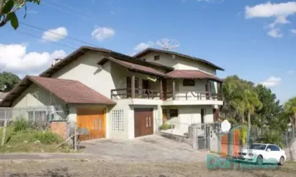 Casa com 5 quartos à venda na Colina Sorriso, Caxias do Sul  por R$ 2.150.000