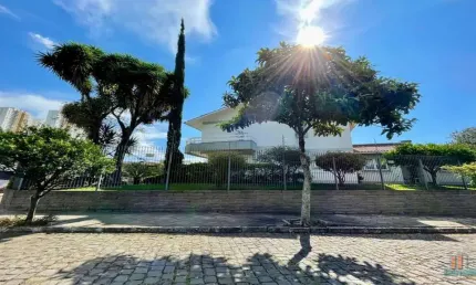 Casa com 4 quartos à venda no Cristo Redentor, Caxias do Sul  por R$ 1.500.000
