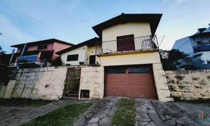 Casa com 3 quartos à venda na Rua Panamá, 390, Jardim América, Caxias do Sul por R$ 800.000