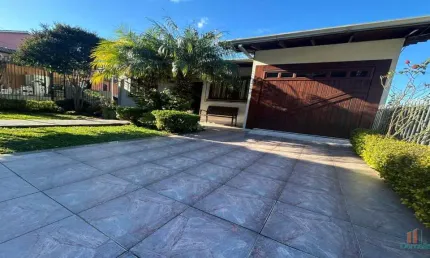 Casa com 5 quartos à venda no Santa Catarina, Caxias do Sul  por R$ 742.000