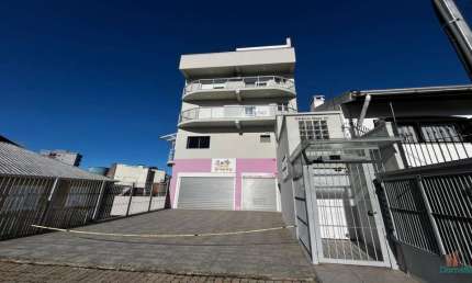 Cobertura com 2 quartos para alugar na Sete de Setembro, 150, Rio Branco, Caxias do Sul por R$ 2.500
