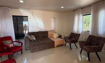 Sobrado Amplo e Completo no Taguaparque – Conforto e Lazer para Toda a Família