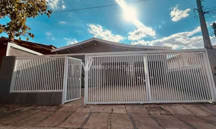 Casa com 3 quartos à venda na Rua Antônio Menito, 374, Jardim Campos Elíseos, Campinas, 184 m2 por R$ 850.000