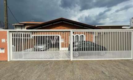 Casa com 3 quartos para alugar na Rua Francisco Ignacio de Souza, 313, Jardim Carlos Lourenço, Campinas, 140 m2 por R$ 3.000