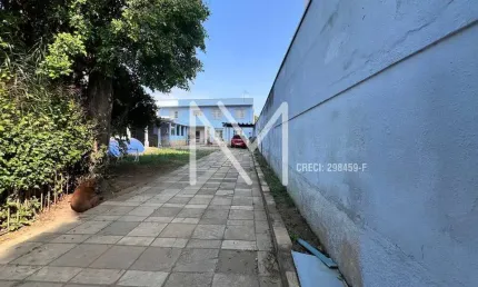 Casa à Venda 3 Quartos Terreno 570m² - 376m² de construção - Centro - SJC
