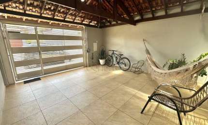 Casa com 2 quartos à venda na Rua Leonilda Varoli Faconti, 395, Jardim Monte Mor, Botucatu