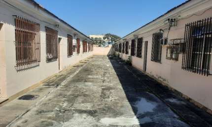 Casa de vila 1 quarto, quintal Vila da Penha Financiamos