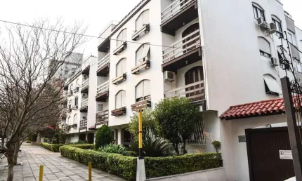 Apartamento estilo garden, semimobiliado, com 68 m²