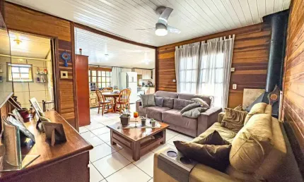 Casa Mista com Piscina à Venda no Condomínio Querência – Águas Claras, Viam
