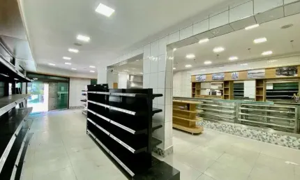 Casa comercial para alugar na Rua Benjamin Constant, 190, Embaré, Santos