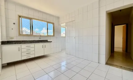Apartamento com 3 quartos para alugar na Rua Professor Tarquínio Silva, 40, Marapé, Santos
