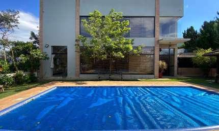 Casa estilo chácara a venda na região de Atibaia com ótima localização