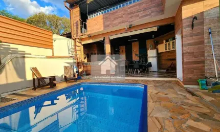 Casa à venda na Rua das Grevíleas, Jardim dos Pinheiros, Atibaia