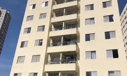 Aluga-se apartamento com varanda 70m2 perto metrô brooklin - rua tranquila  perto de ótimo comércio local
