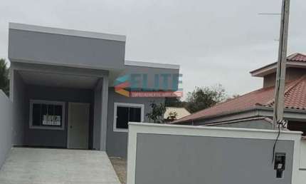 Casa com 2 quartos à venda na Rua Doutor Roberto Kely, 444, Retiro (Bacaxá), Saquarema, 78 m2 por R$ 300.000