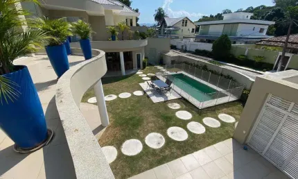 Casa à venda em Rio de Janeiro, Freguesia de Jacarepaguá, com 5 quartos, com 474 m², Eldorado