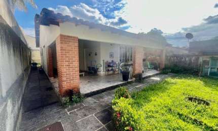 Casa à venda em Rio de Janeiro, Freguesia (Jacarepaguá), com 3 quartos, com 325 m²