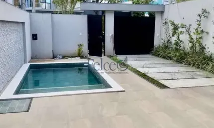 Casa à venda em Rio de Janeiro, Pechincha, com 5 quartos, com 60 m²