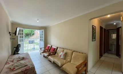 Apartamento com 02 dormitórios à 50 metros da orla.