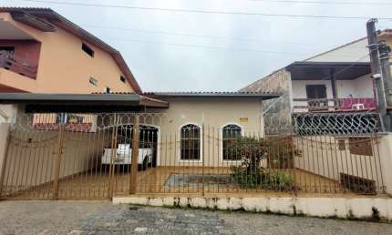Casa com 3 quartos à venda na Rua Domingos Teruz número 187 Jardim Zulmira, Jardim Zulmira, Sorocaba, 195 m2 por R$ 450.000