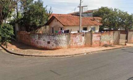 Casa com 2 quartos à venda na Rua José Maurício de Oliveira, 281, Conjunto Habitacional Humberto Popolo, Botucatu por R$ 200.000