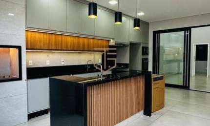 Casa à venda em Paulínia, Parque Brasil 500, com 3 suítes, com 195.08 m², Condomínio Royal Garden