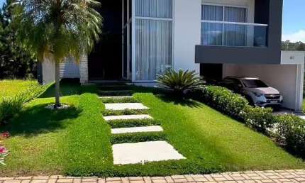 Casa de Alto Padrão à Venda no Reserva Santa Anna – 3 Suítes, Piscina e Vista para Área Verde