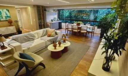 Apartamento reformado próximo à Praça de Casa forte, 3 quartos, 2 suítes com lazer