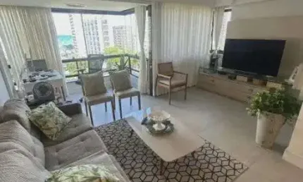 Apartamento com vista para o Mar, 108m2, reformado, nascente, ventilado, 3 quartos com 2 vaga