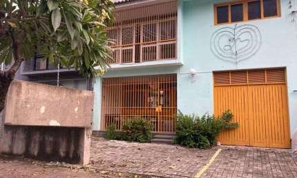 Casa para aluguel com 300 metros quadrados com 5 quartos em Casa Forte - Recife - PE