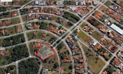 Área 3.227 m² Próximo a GO-060 com 8 lotes no Jd. Petrópolis