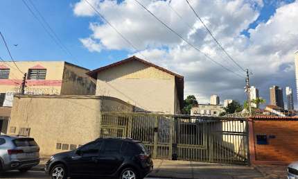 Oportunidade de Investimento — 3 Sobrados em Localização Privilegiada