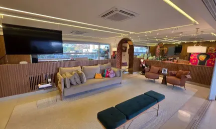 Luxuoso apartamento com 4 suítes, 3 vagas, varanda e escritório!