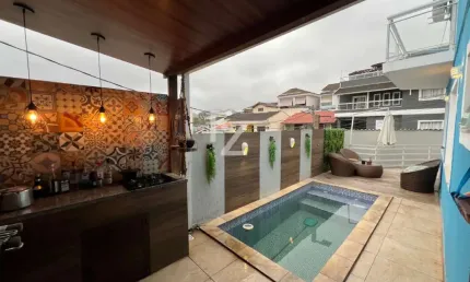 Fascinante casa a venda na Taquara - 3 Quartos na melhor localização do Bairro