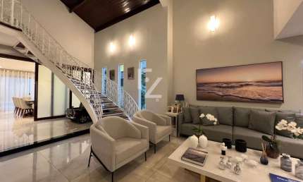 Linda Casa Triplex muito Próxima ao Park Shopping - sendo 5 Quartos c/suíte e uma sala deslumbrante