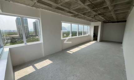 Sala comercial com vista ÚNICA - Oportunidade no Península Office