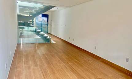 Lindo sobrado novo com 137 Mts², 3 suítes, 3 vagas de garagem e quarto de visitas  na Casa Verde