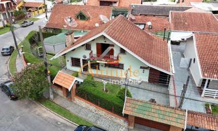 Casa mobiliada com 4 dormitórios e área gourmet na Nova Suíça
