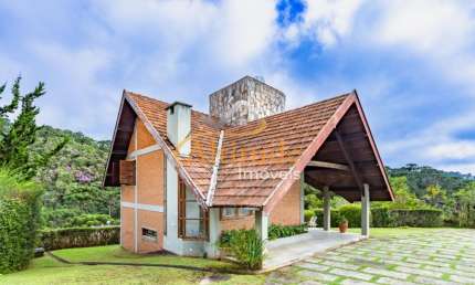 Residência no Domaine Saint Germain cercada por natureza