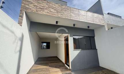 Casa para Venda em Londrina, Jardim Itaparica, 3 dormitórios, 1 banheiro, 2 vagas