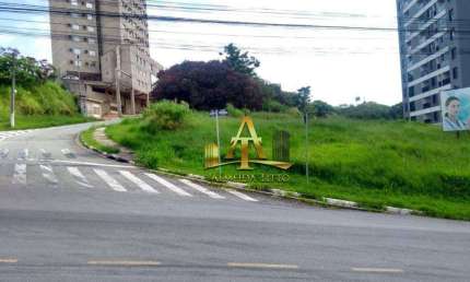 Terreno de Esquina à Venda no Bairro Bethaville em Barueri