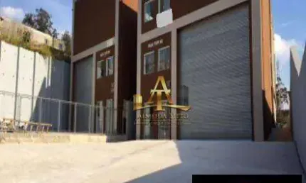 Galpão à Venda com 550 m² - Jardim Jurupari (Fazendinha) em Santana de Parnaíba/SP.