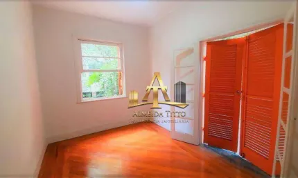 Excelente Casa Comercial com 75 m² de Área Construída - Localização Privilegiada em Higienópolis - Confira!