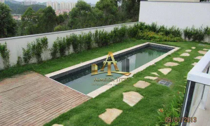 Casa para Locação com 592 m² - Tamboré 10 em Santana de Parnaíba - Confira!