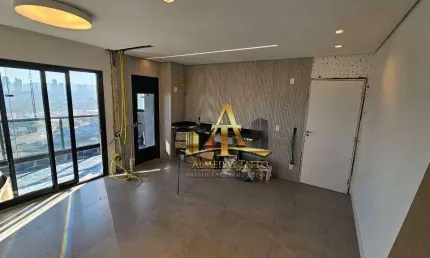 Apartamento à venda no Condomínio Mônaco Bethaville, unidade fica em andar alto e tem vista para a Rodovia Castello Branco.