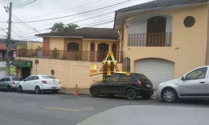 Casa no Centro de Barueri com 2 suítes + ponto comercial -à venda, por R$ 1.400.000,00