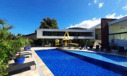 Luxuosa Casa Tríplex  à venda no Condomínio Cambury Residence II  a 200m da Praia de Camburi - São Sebastião.