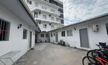 kitnet  para Locação Anual no  Centro, Balneário Camboriú, SC