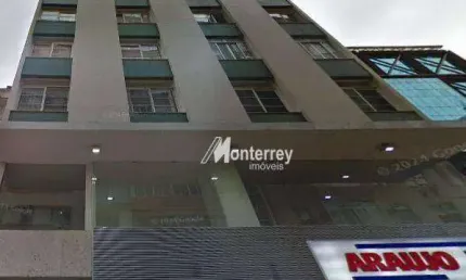 Se você pensa em morar no Centro com ótimo custo benefício, essa é sua chance: Apartamento de 2 quartos, sala, cozinha (com armário), banheiro social