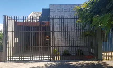 Casa com 3 quartos à venda na Rua Pioneira Luíza Davoglio Bortolatto, 590, Jardim Monte Rei, Maringá